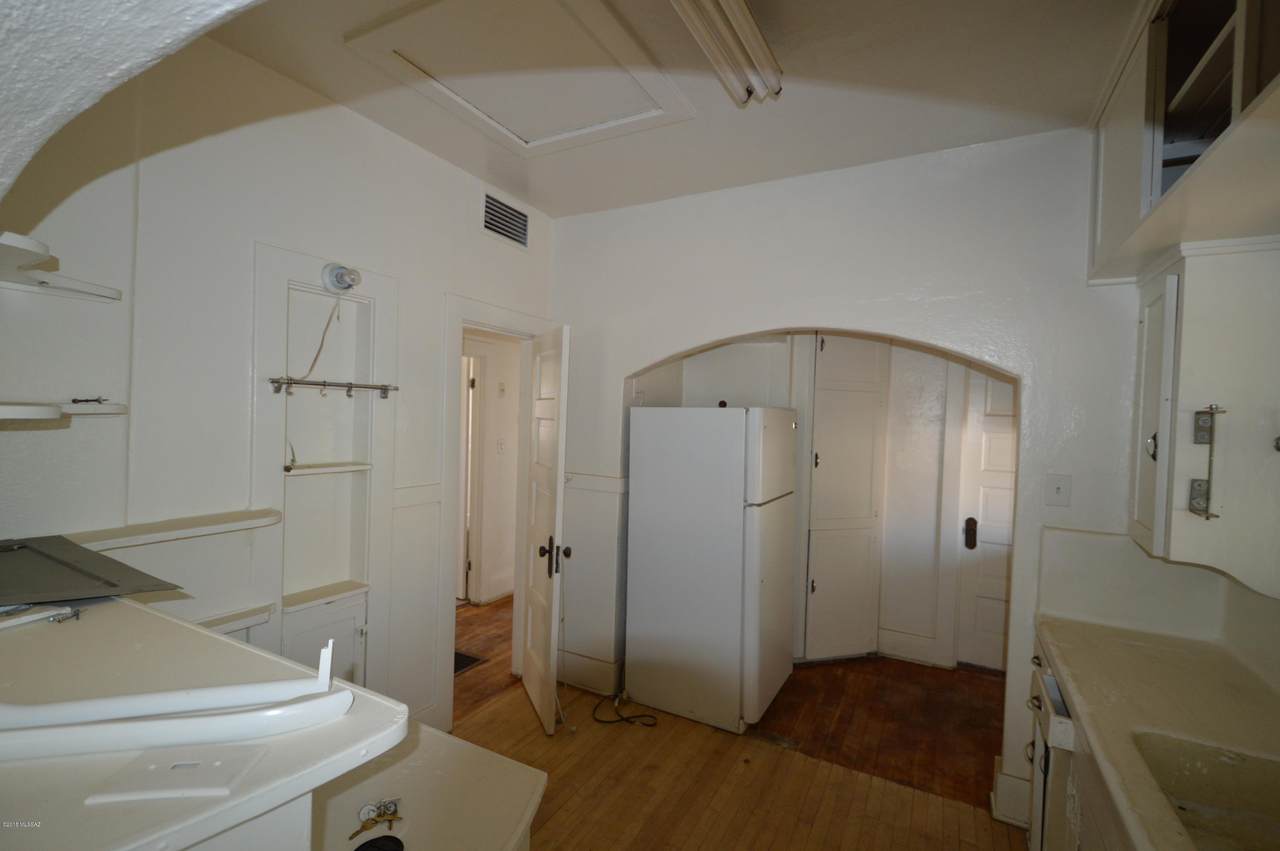 918 8th Street - Photo 1
