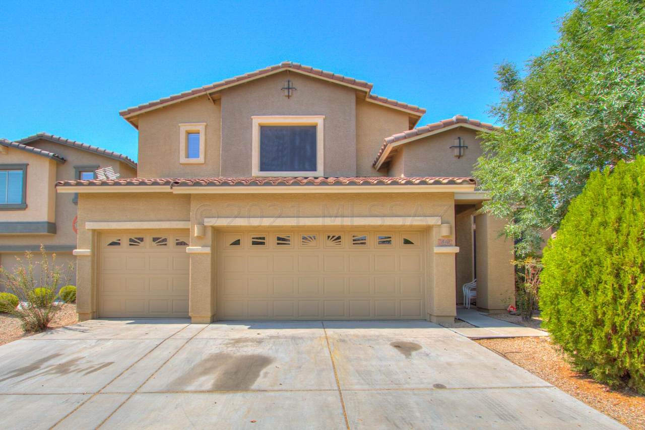 840 Grosvener Hills Place - Photo 1
