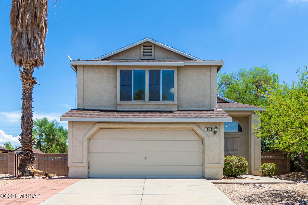 1514 Amberbrooke Avenue - Photo 1