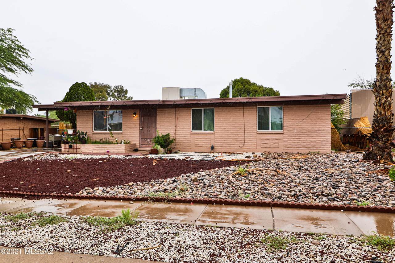 4357 Evergreen Avenue - Photo 1
