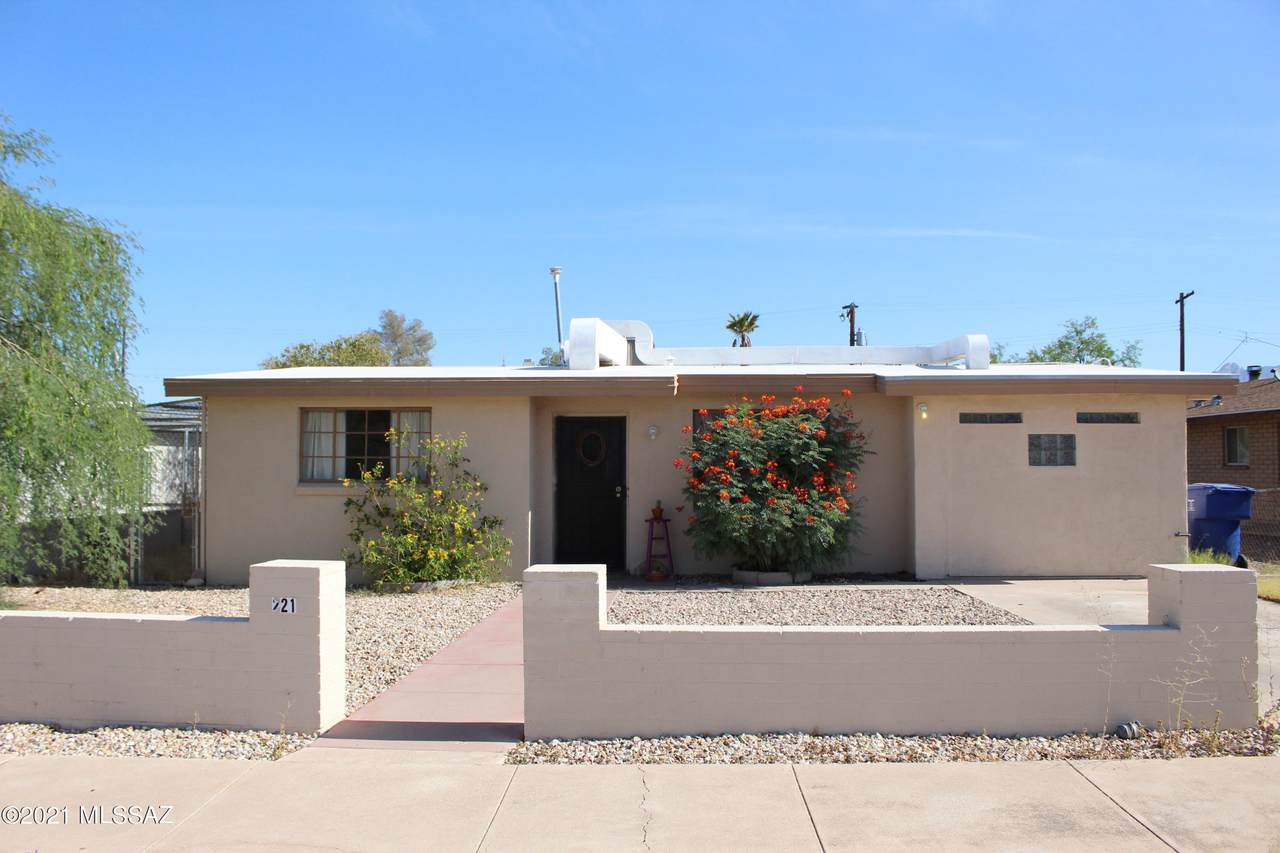 221 Lester Street - Photo 1