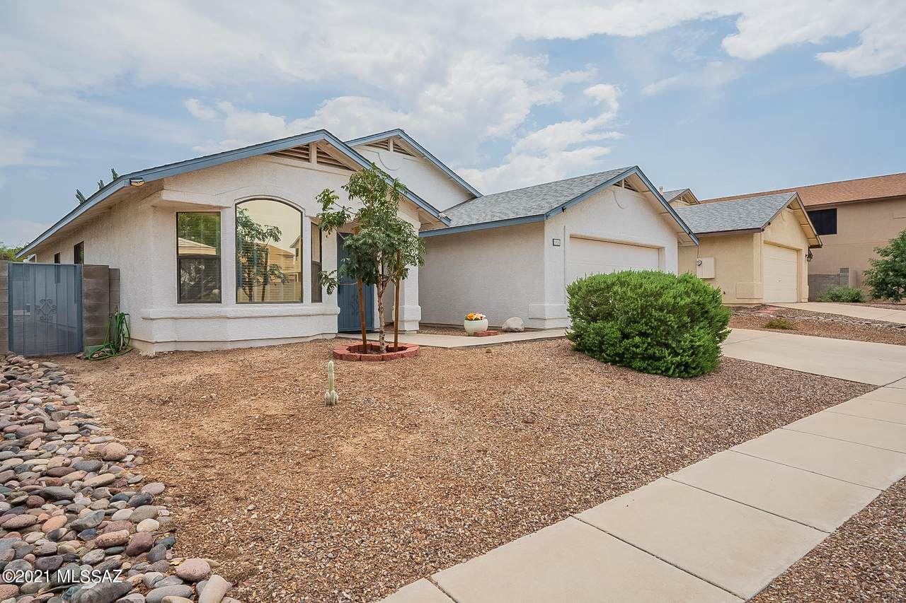 8906 Cahill Way - Photo 1