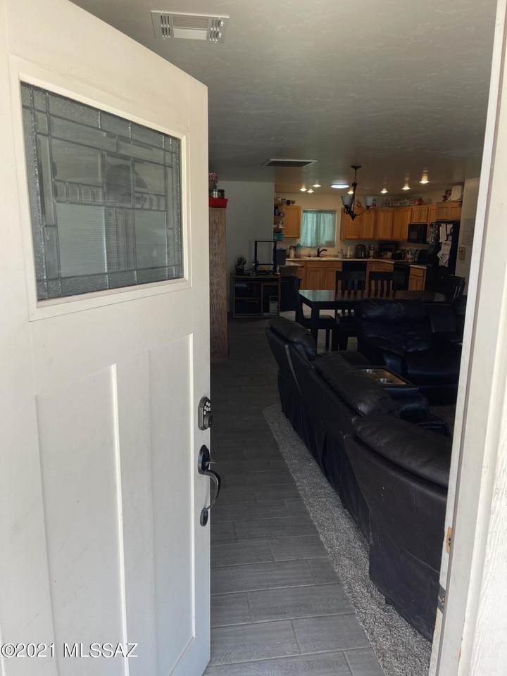 327 Mark Street - Photo 1