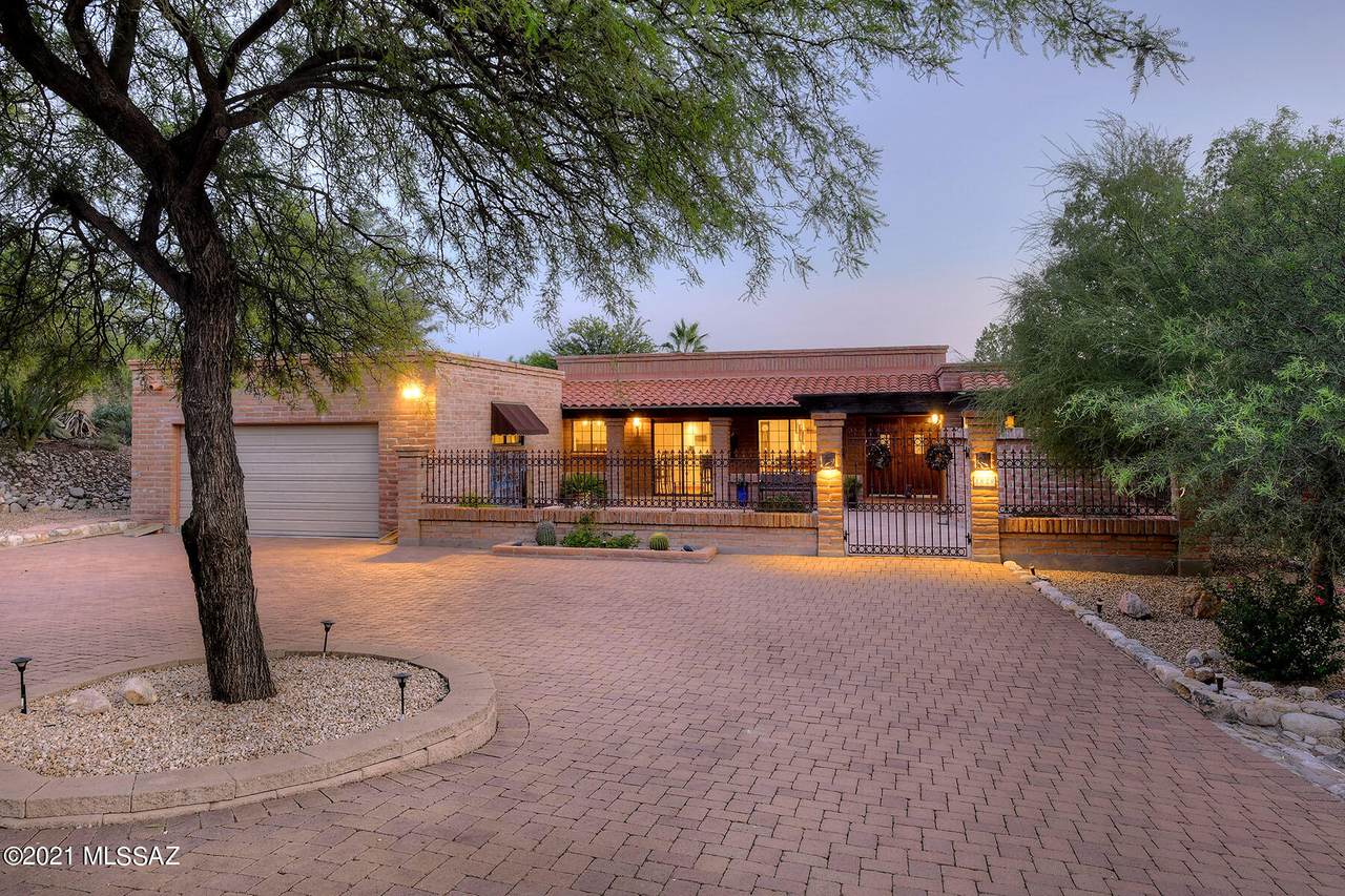3820 River Hills Drive - Photo 1