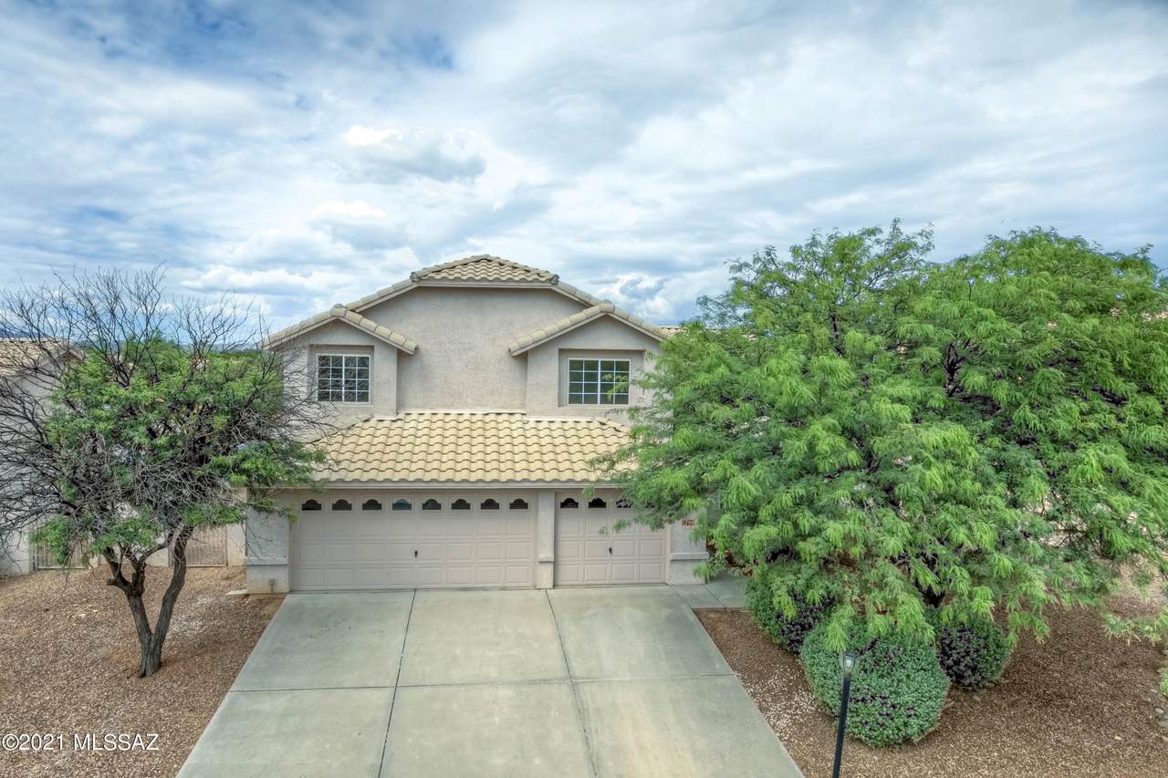 1708 Lost Moon Court - Photo 1