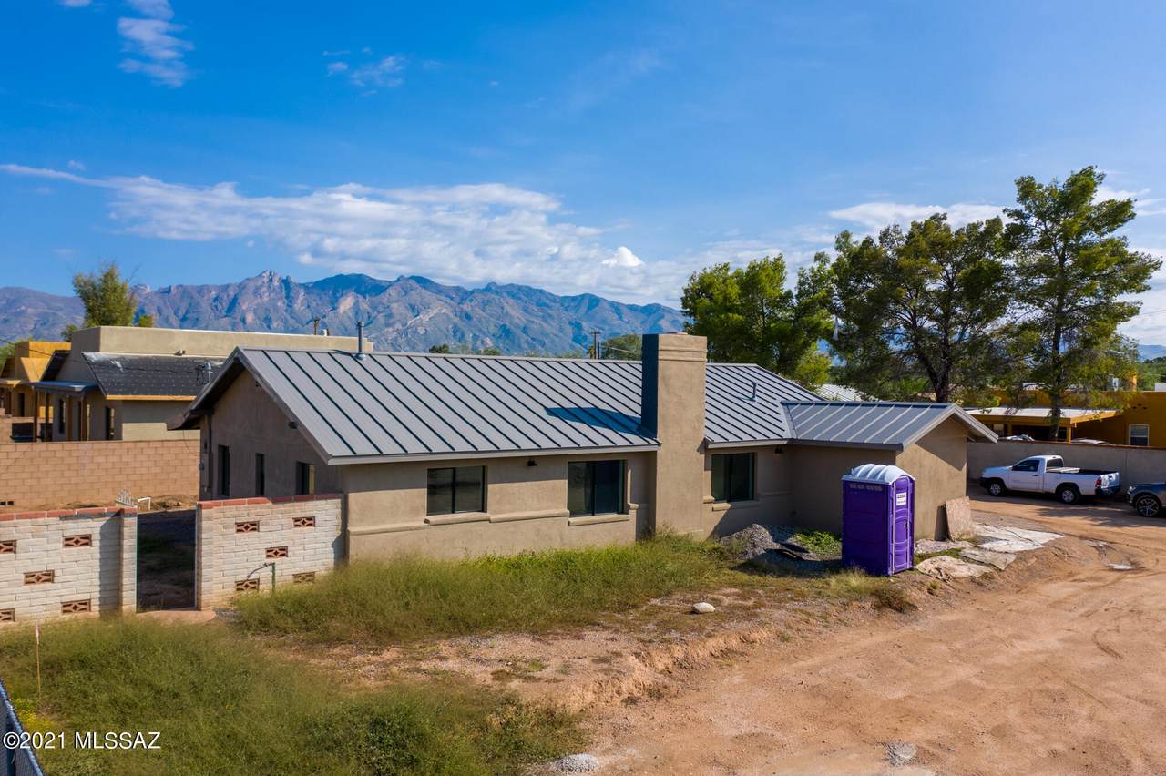 2225 Fort Lowell Road - Photo 1