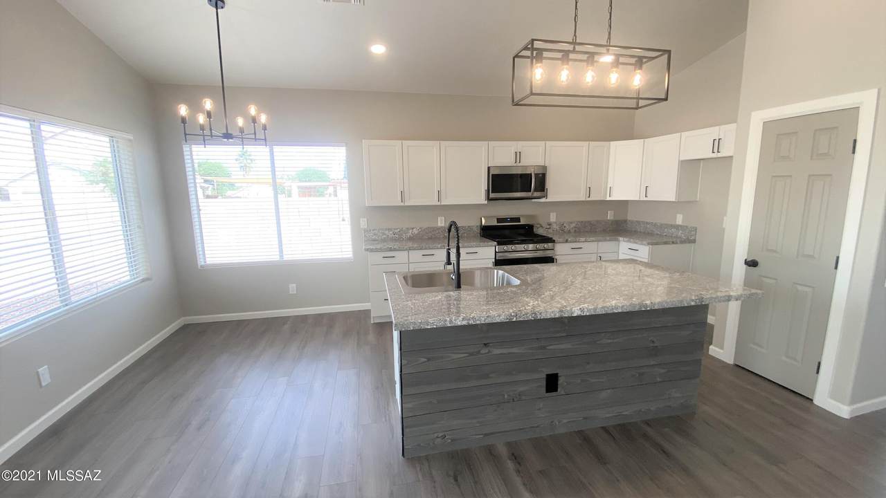 230 Palace Gardens Drive - Photo 1