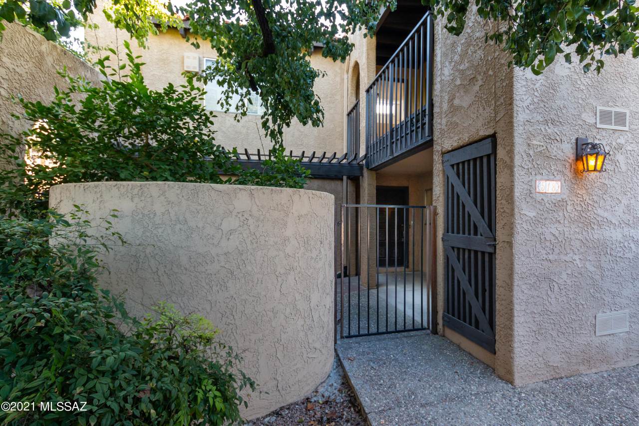 518 Dodge Boulevard - Photo 1