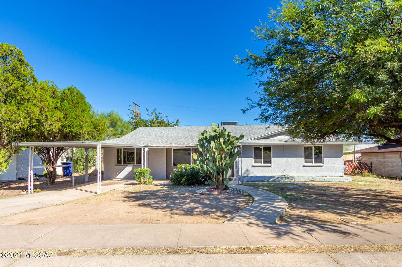 1944 Castle Drive - Photo 1