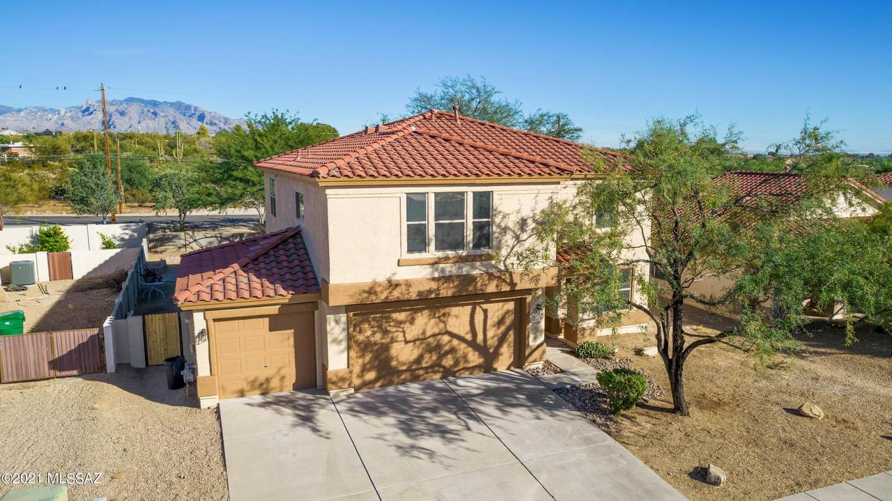 8562 Deer Valley Drive - Photo 1