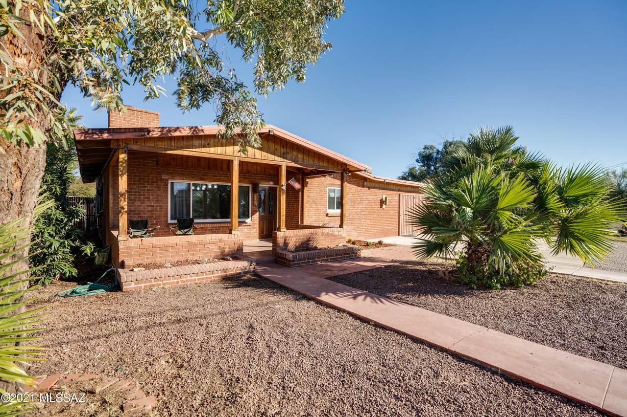 948 Rosemont Boulevard - Photo 1