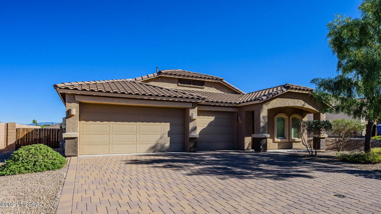 282 Andrew Potter Street - Photo 1