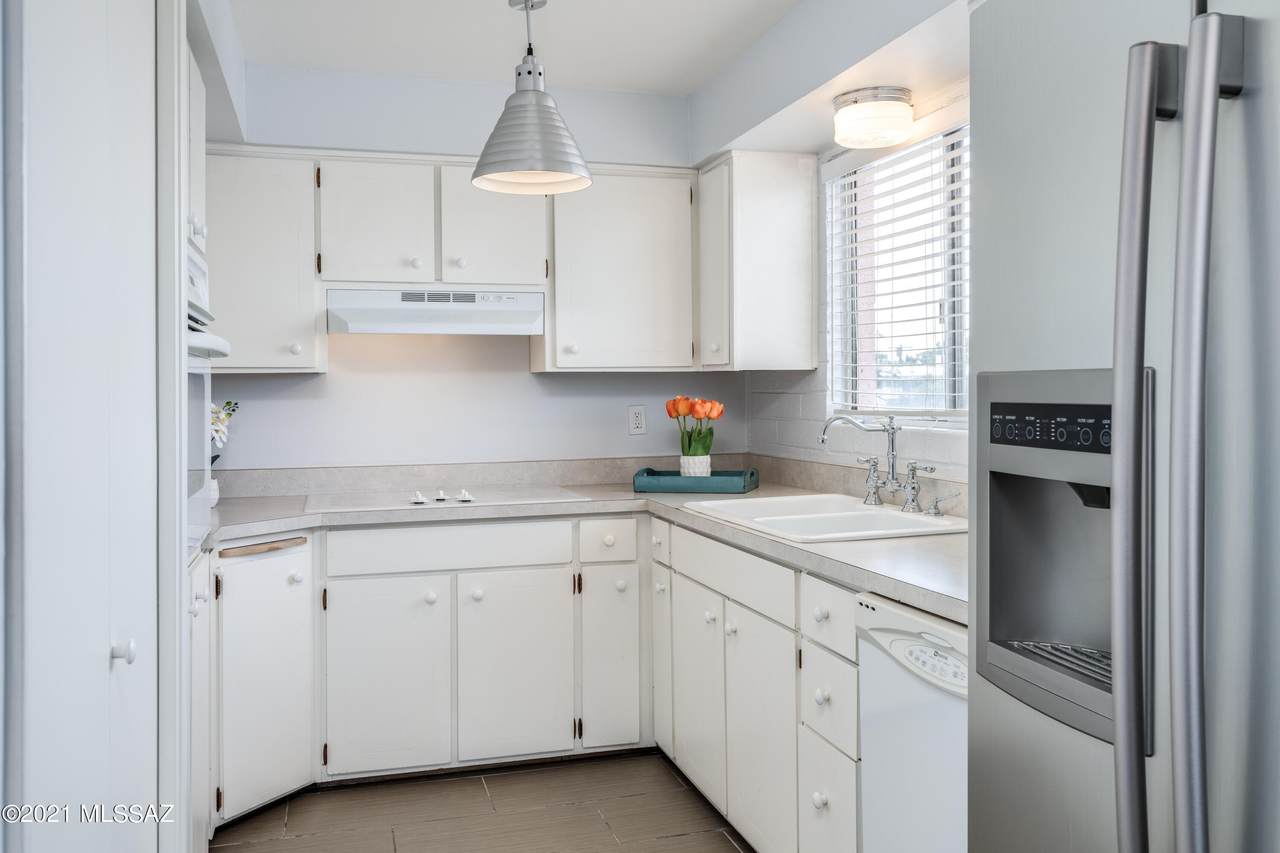 1031 Holly Avenue - Photo 1