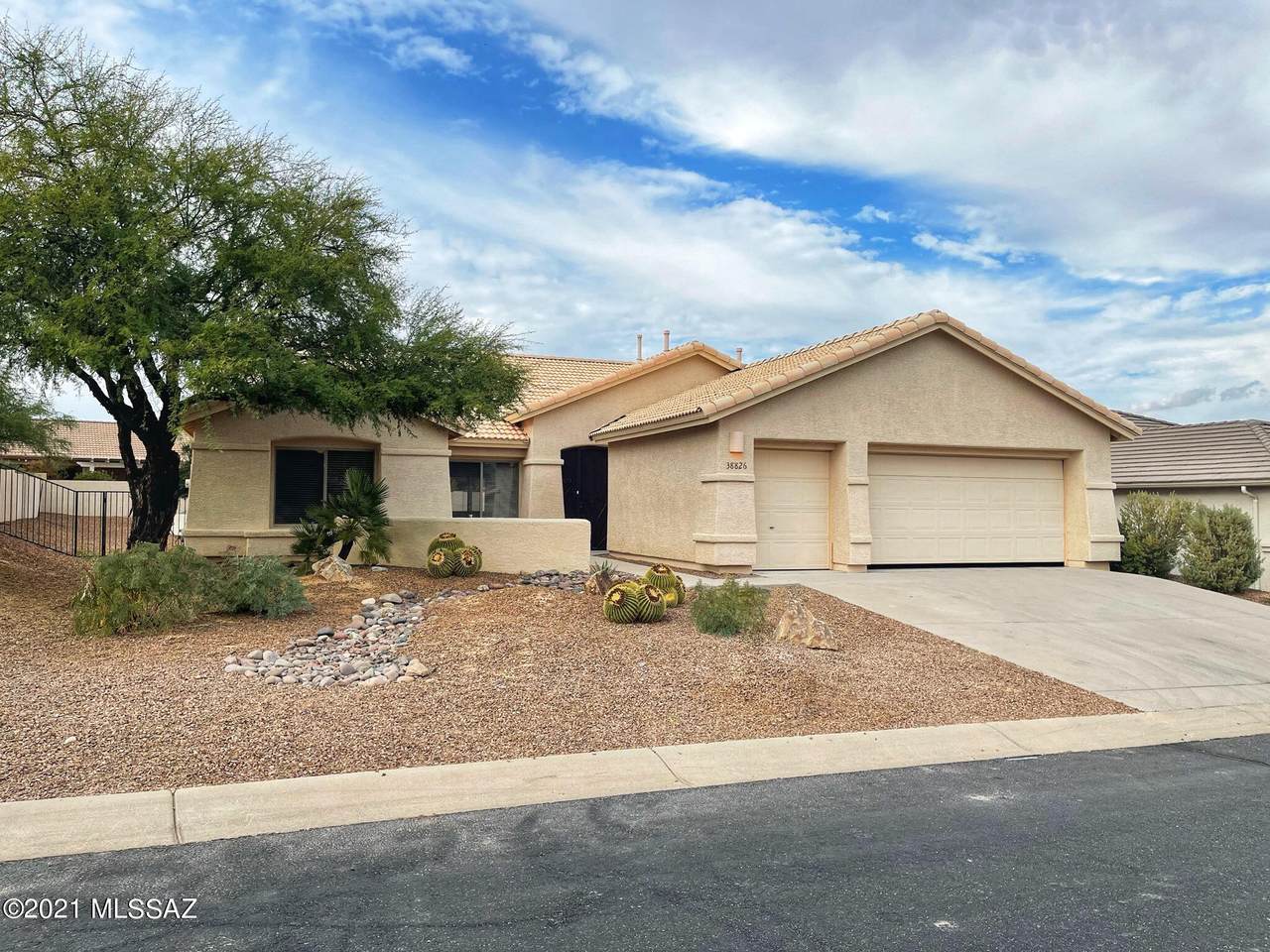38826 Moonwood Drive - Photo 1
