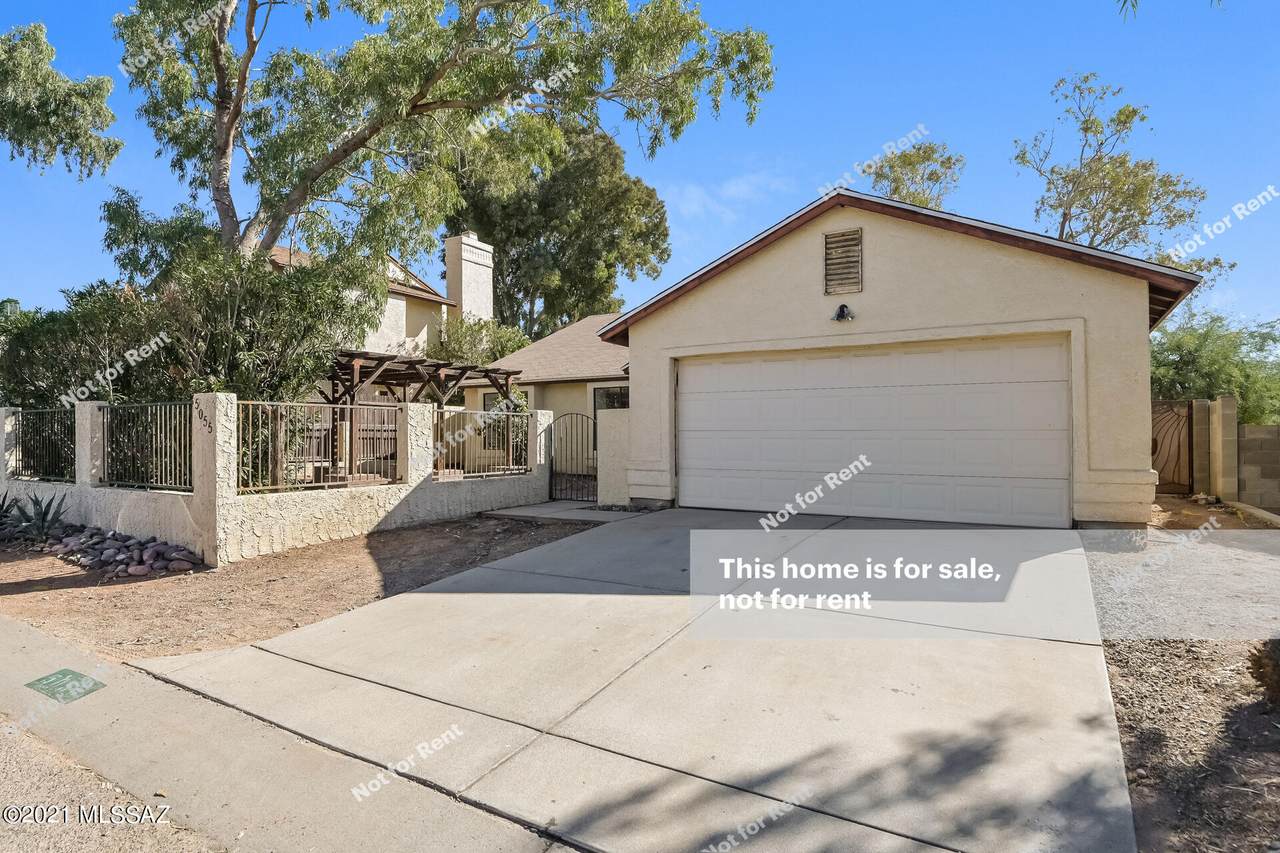 5055 Nighthawk Way - Photo 1
