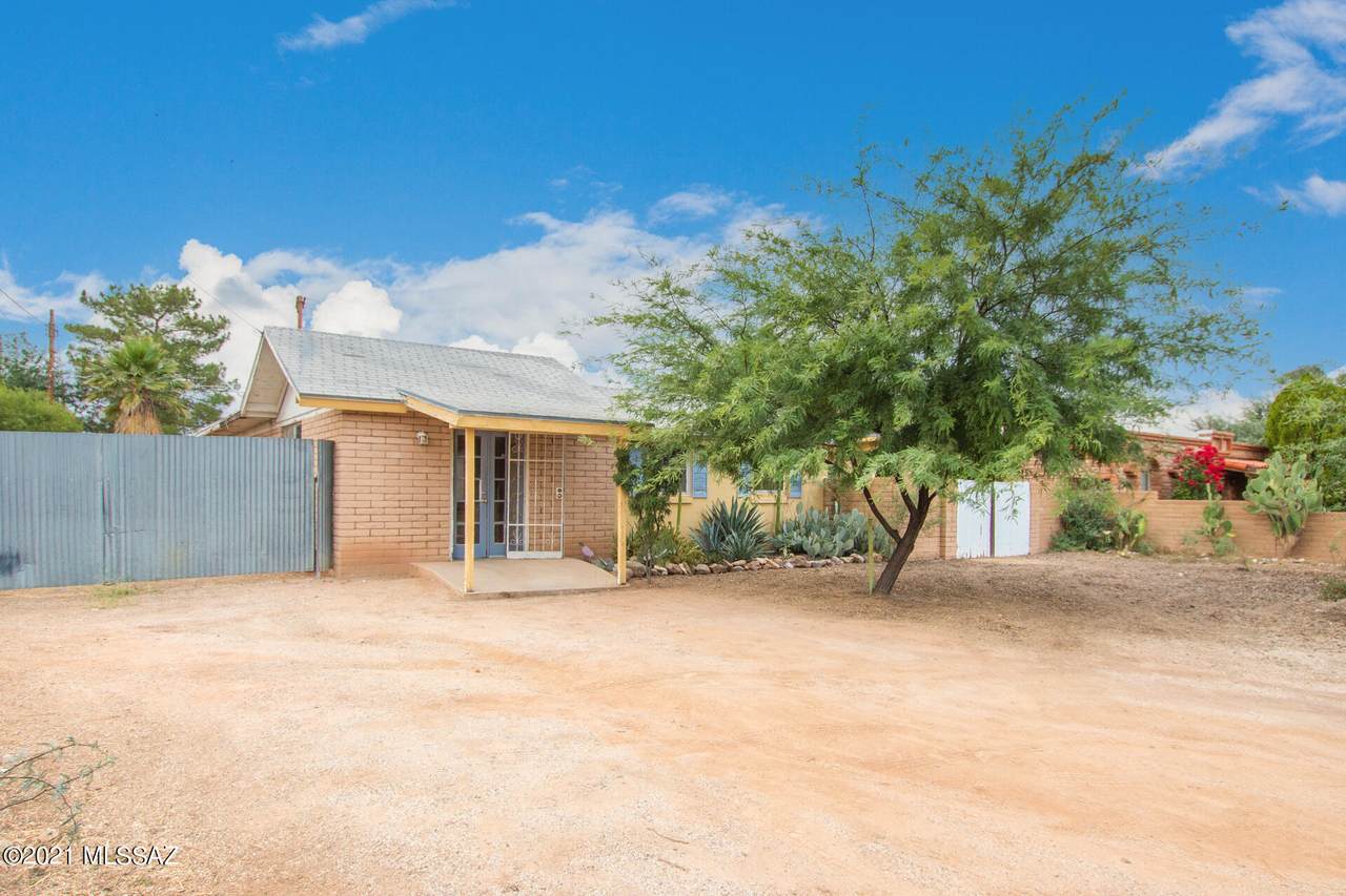 2101 Sycamore Boulevard - Photo 1