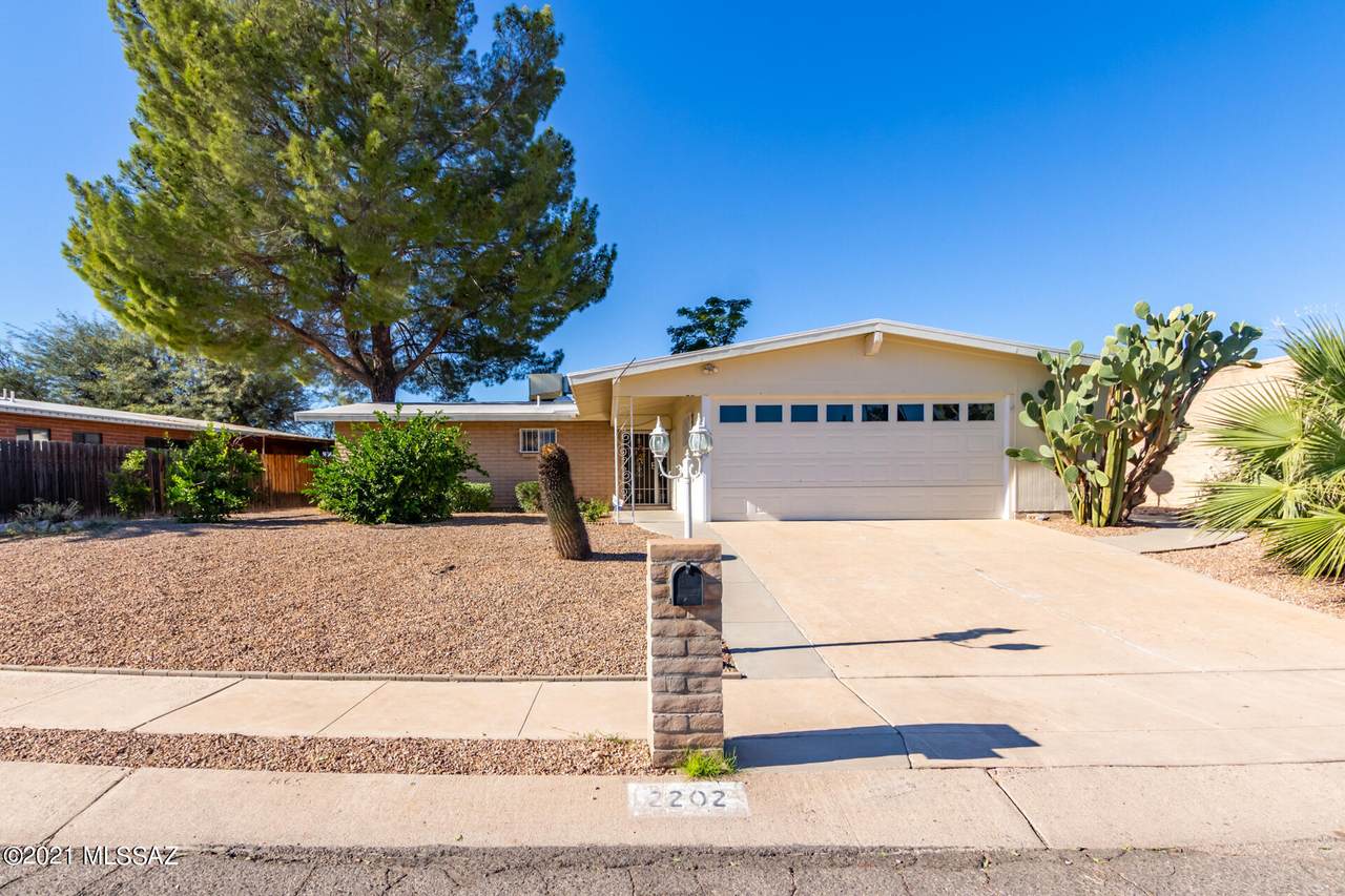 2202 Torrey Pines Circle - Photo 1