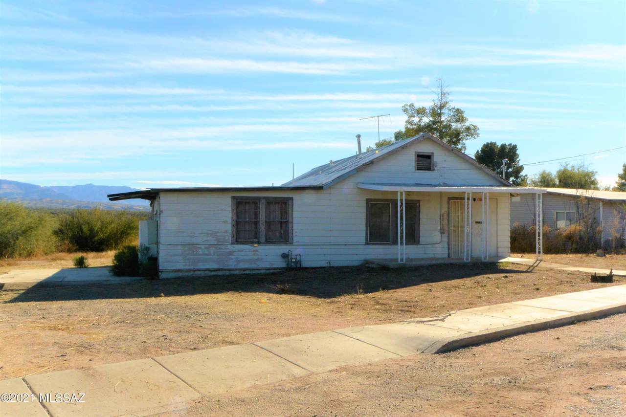 813 Arthur Place - Photo 1