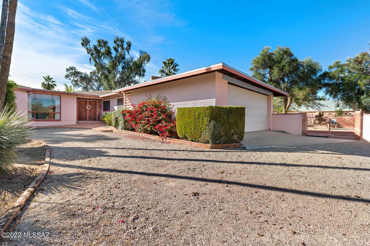 325 Ridge Drive - Photo 1