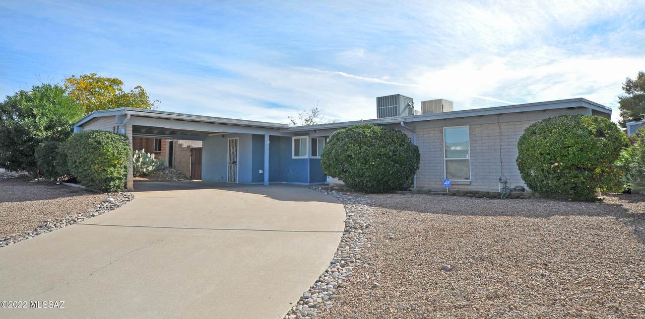 9552 32nd Street - Photo 1