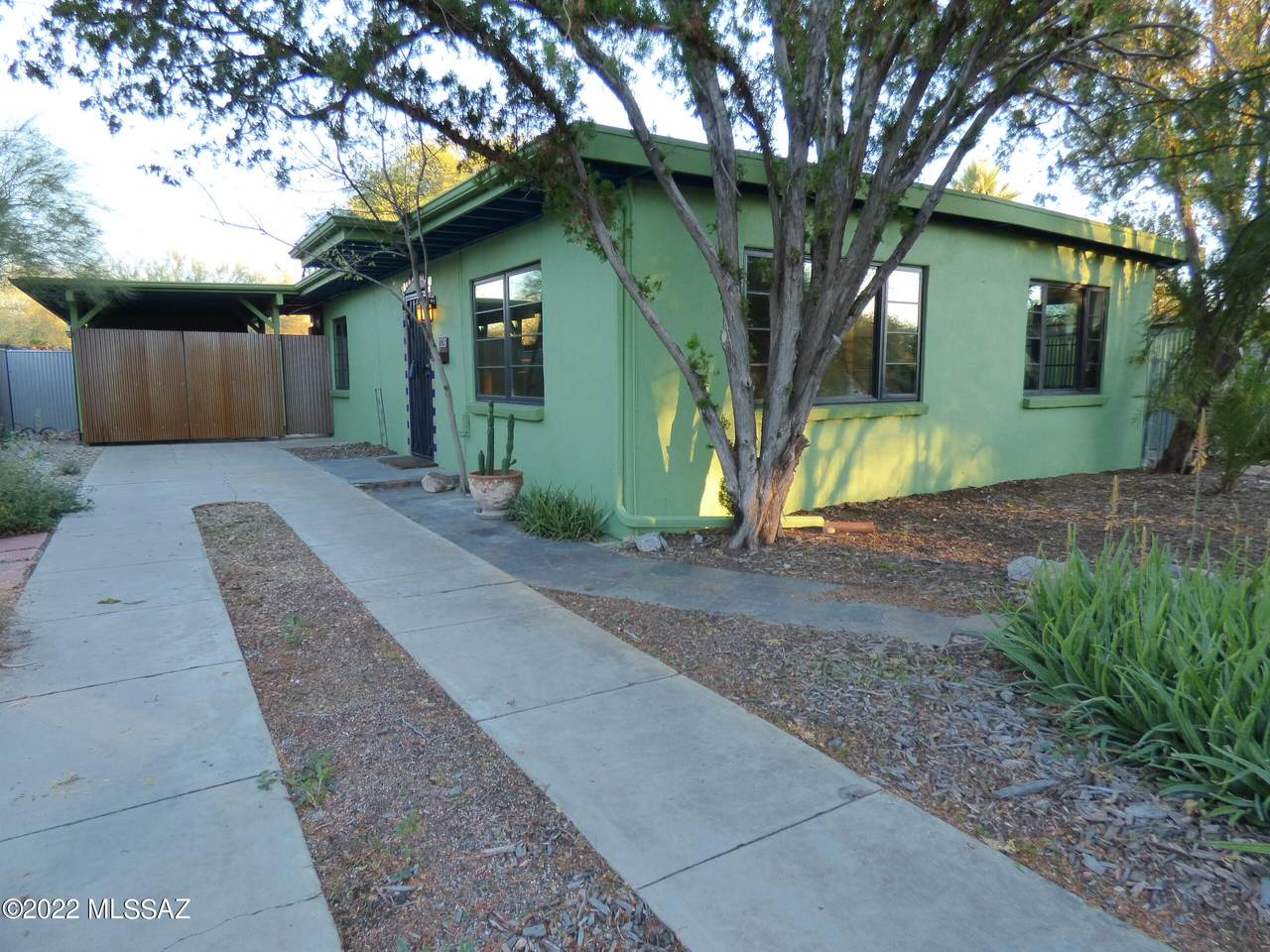 1328 5Th Avenue - Photo 1