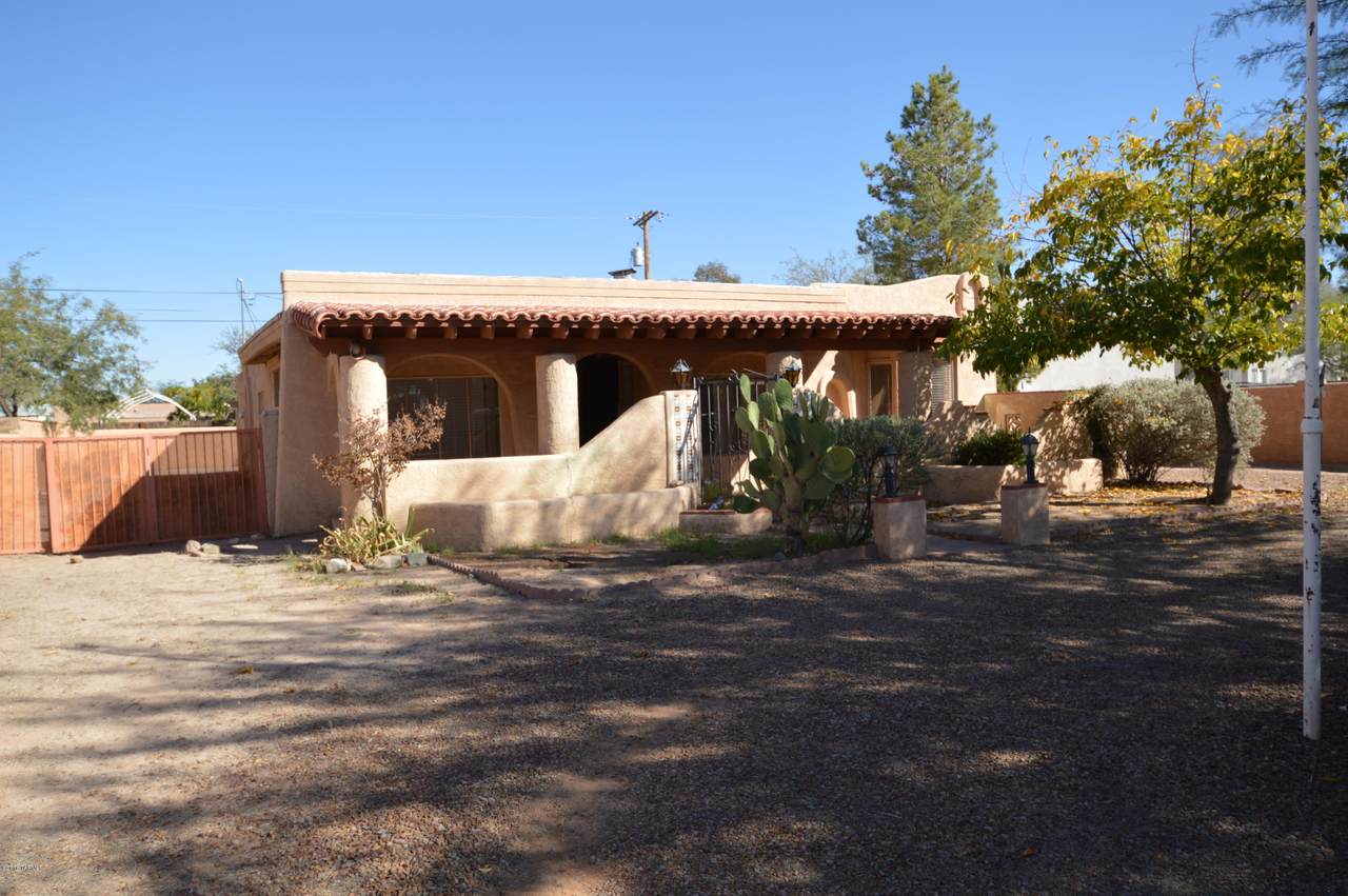 2708 Orchard Avenue - Photo 1