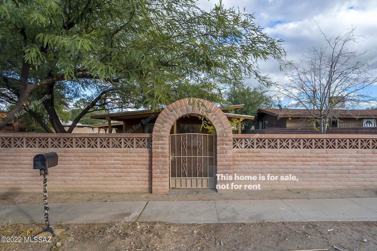 2025 Olsen Avenue - Photo 1