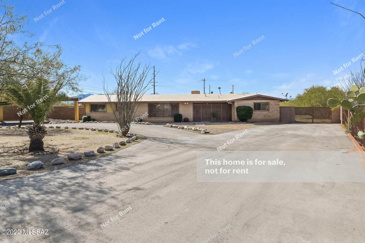 7201 San Anna Drive - Photo 1
