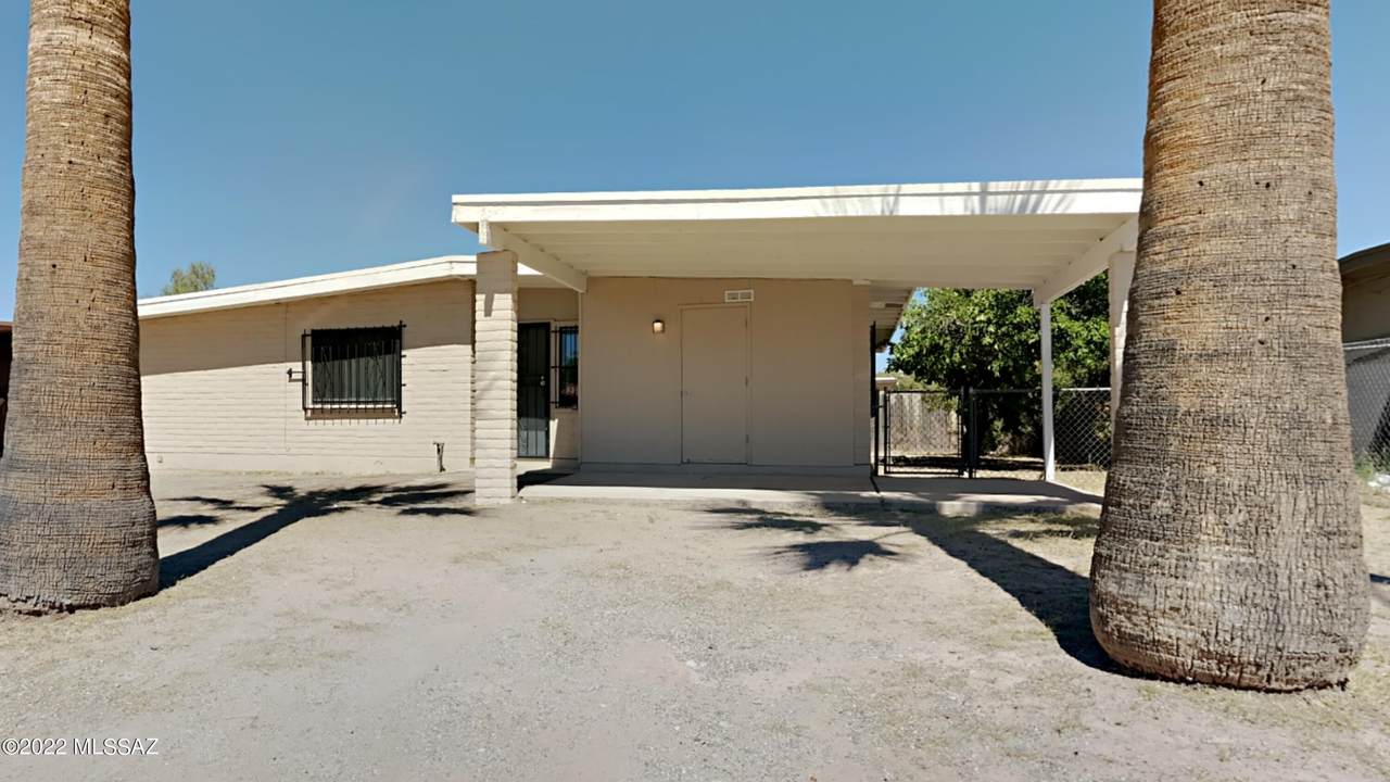 5927 Lostan Avenue - Photo 1