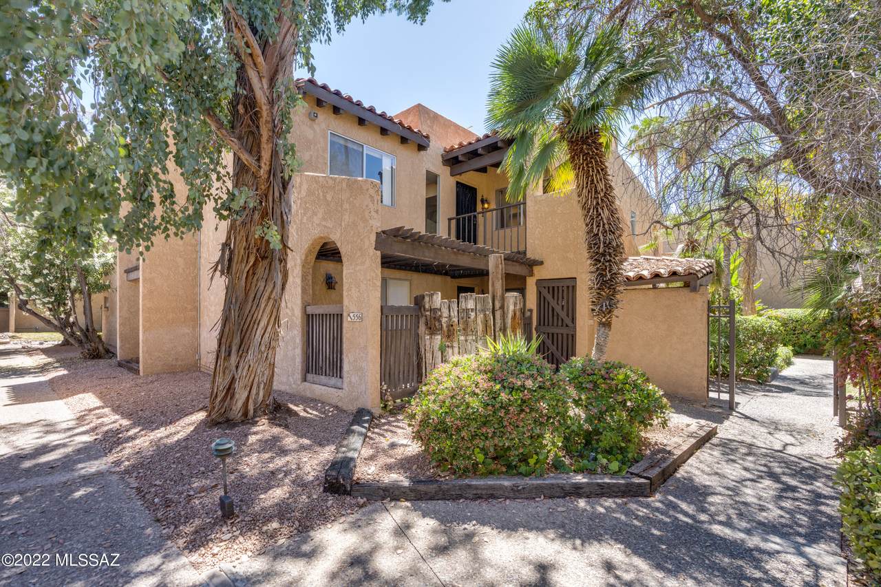 556 Dodge Boulevard - Photo 1