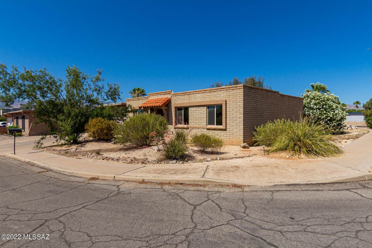 502 Loquat Avenue - Photo 1