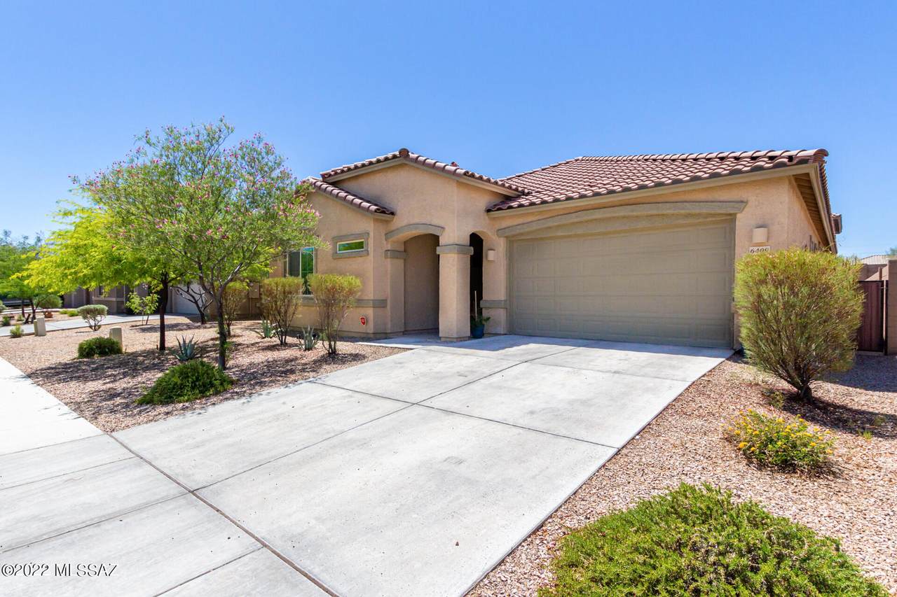 6409 Smoky Falls Way - Photo 1