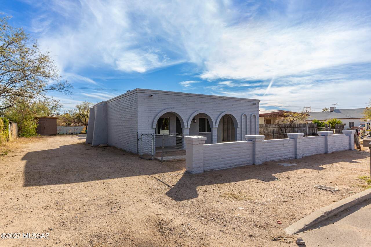 425 Columbia Street - Photo 1