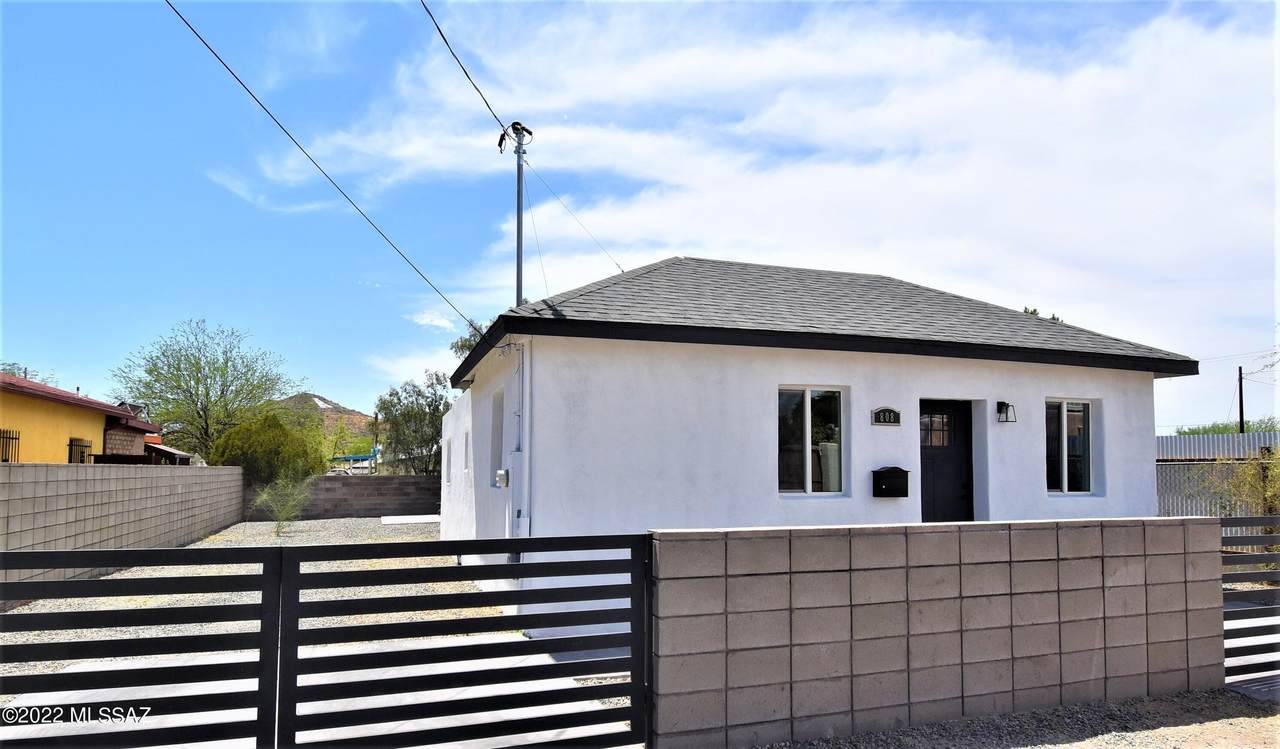 808 Main Avenue - Photo 1