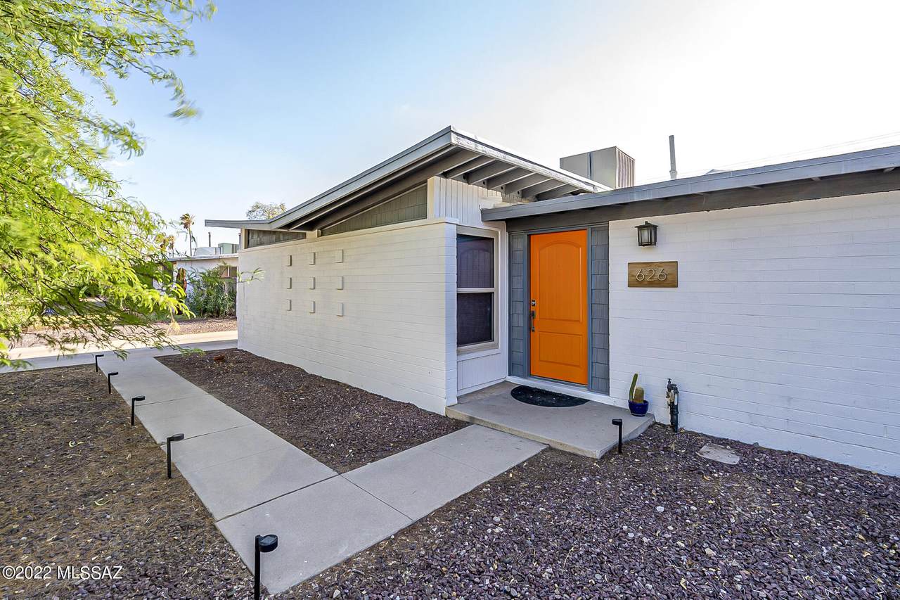 626 Mann Avenue - Photo 1