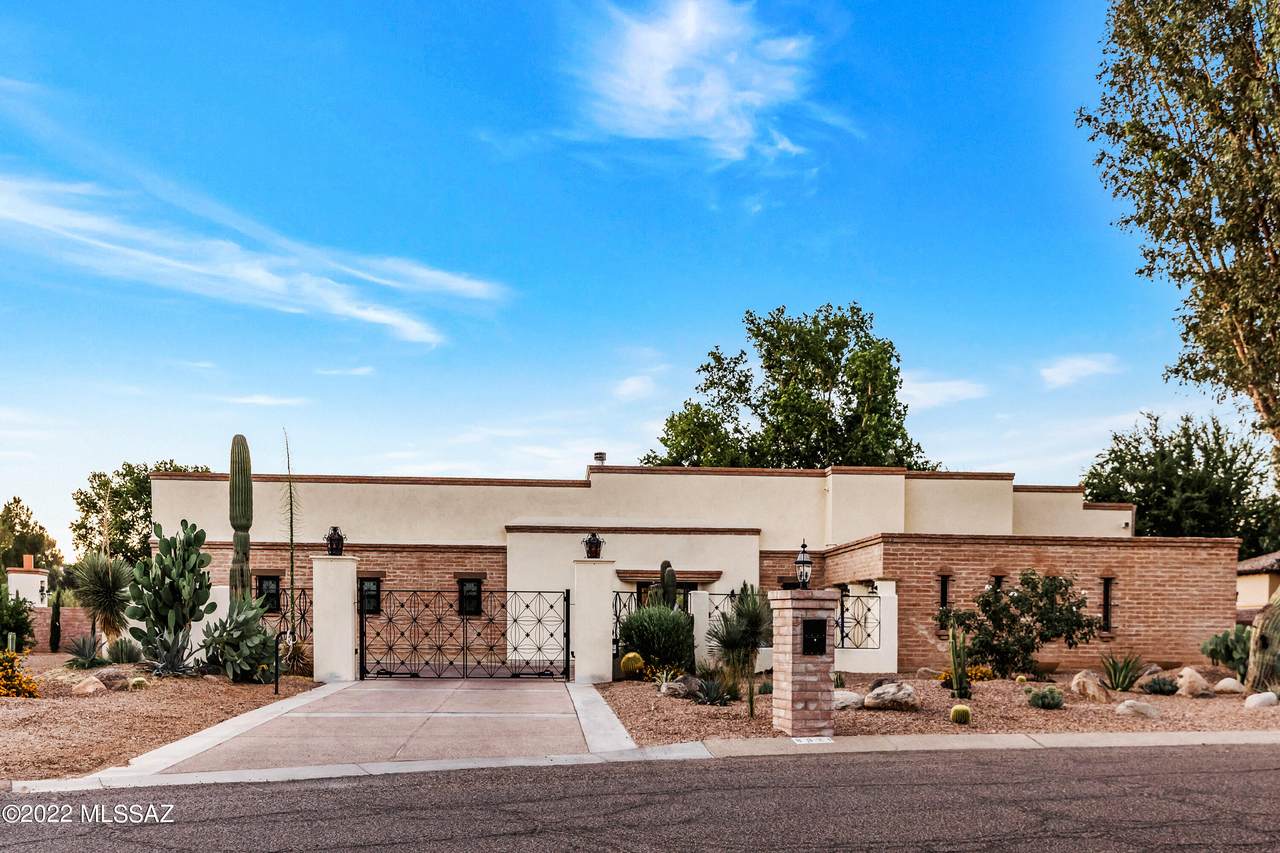 8021 Della Robia Place - Photo 1