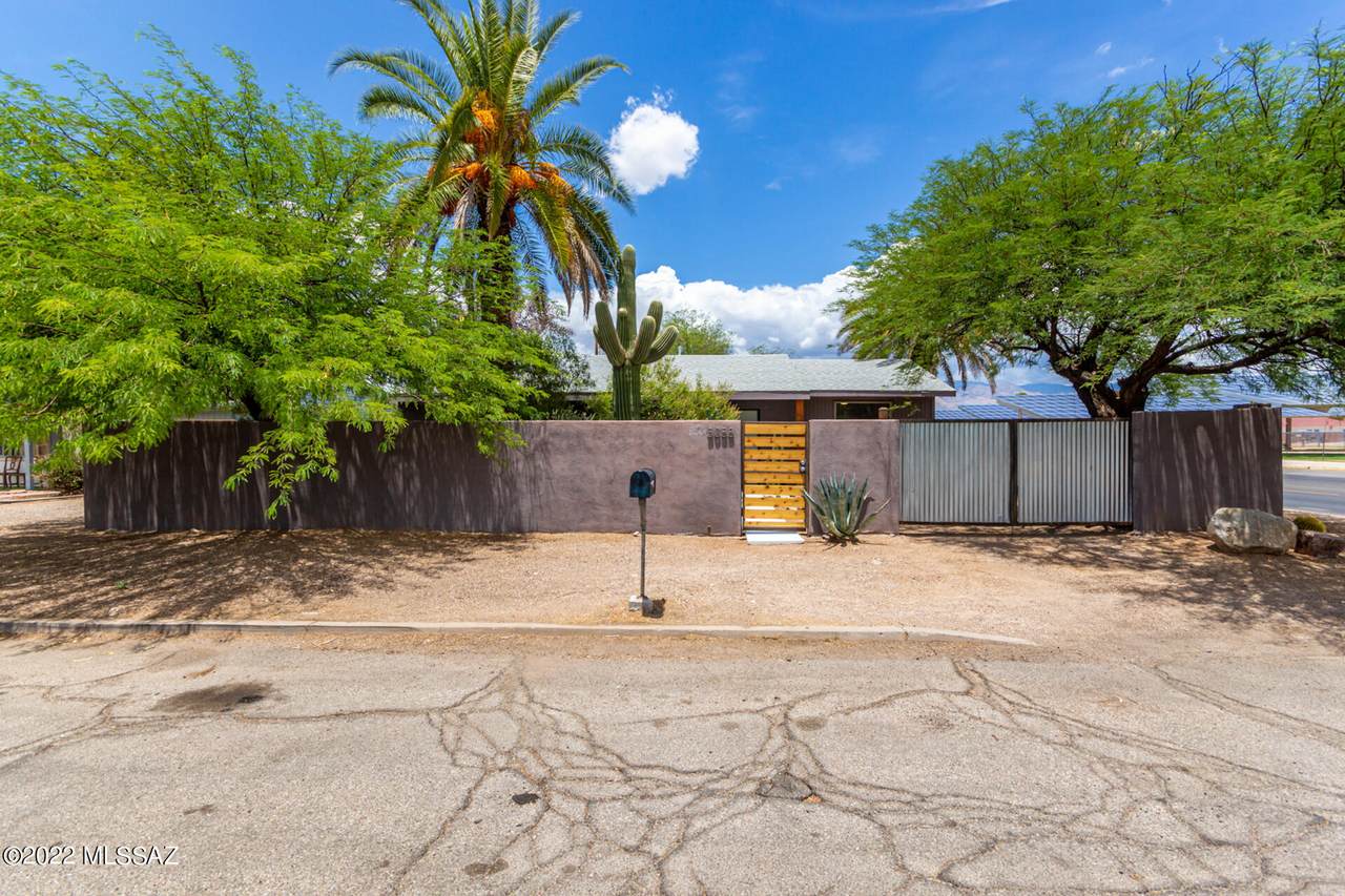 5055 Baker Street - Photo 1