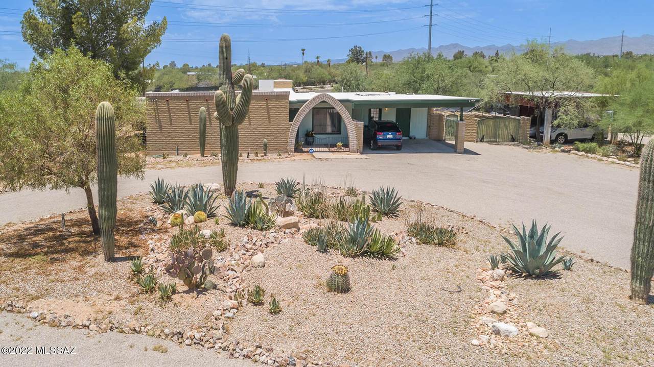 1340 Emerine Drive - Photo 1