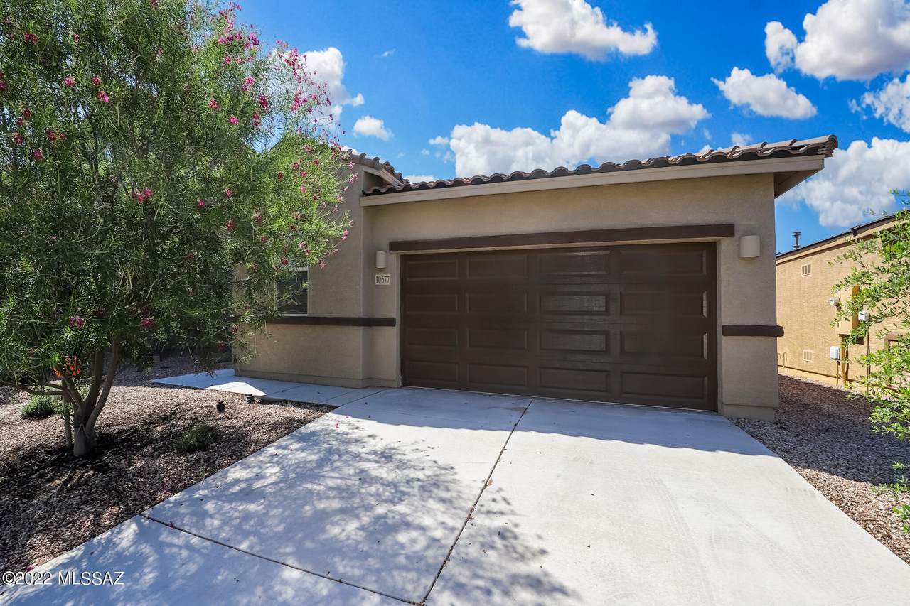 10677 Hayward Drive - Photo 1
