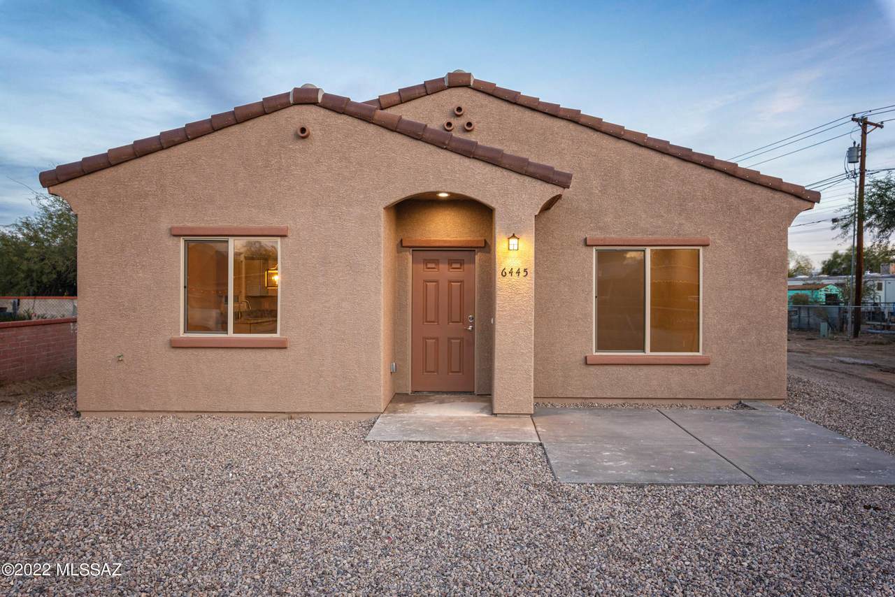 2385 40Th Street - Photo 1