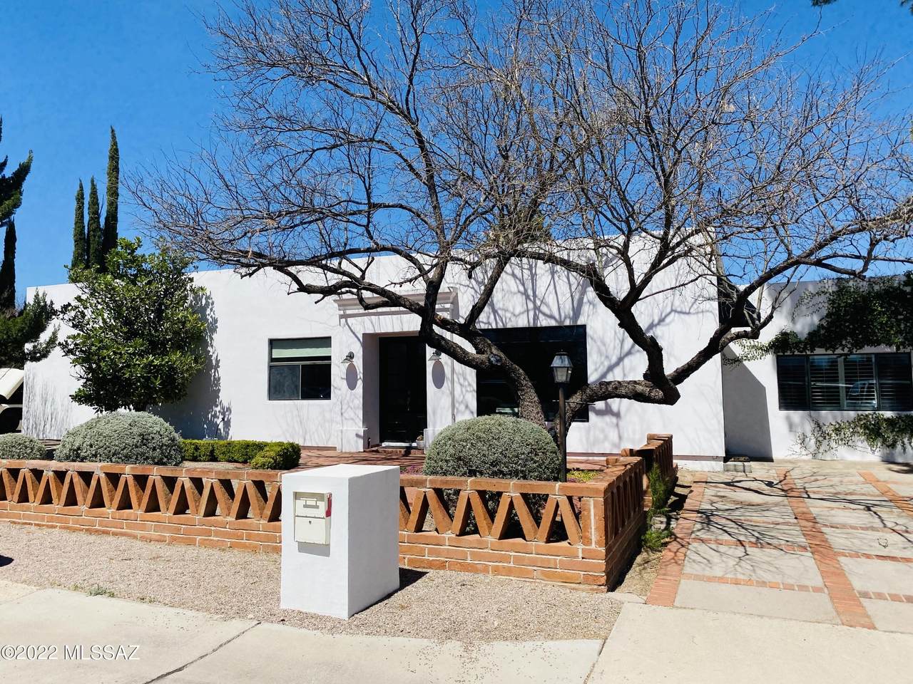 1742 Meadow Hills Drive - Photo 1