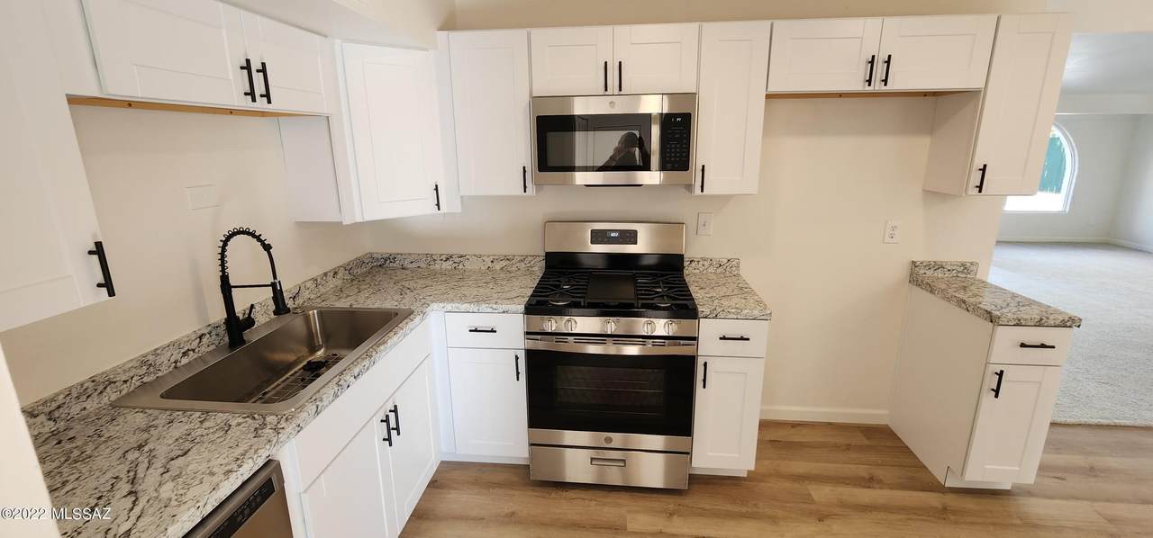 1026 Mann Avenue - Photo 1