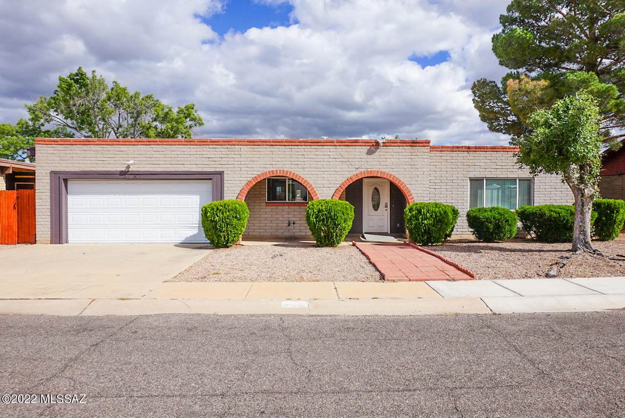 425 Bernini Avenue - Photo 1