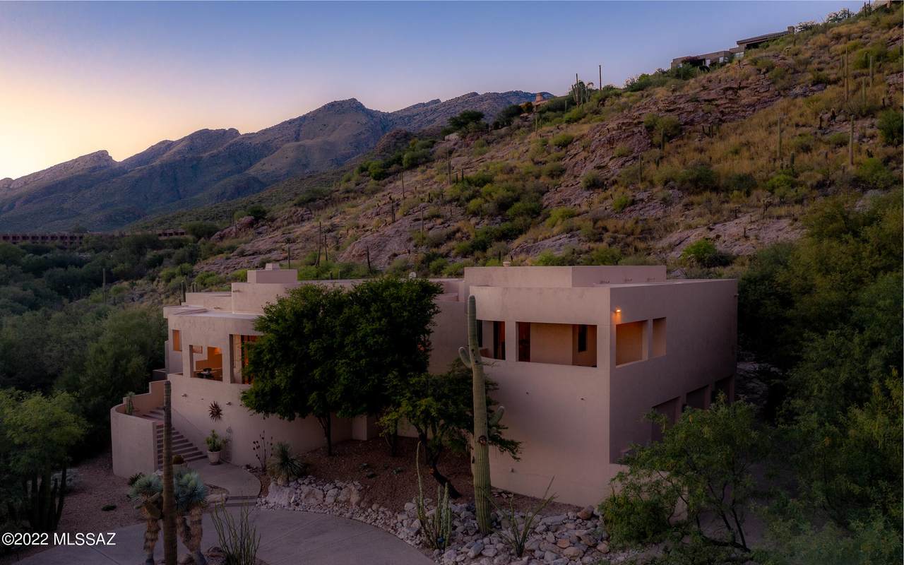 6424 Desert Wind Circle - Photo 1