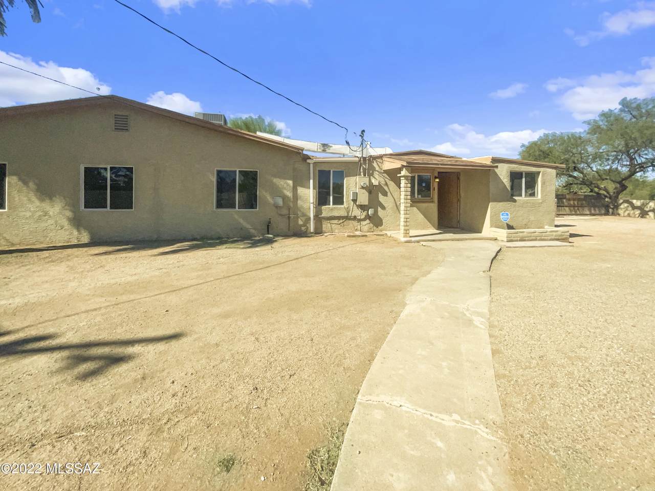 301 Michigan Drive - Photo 1