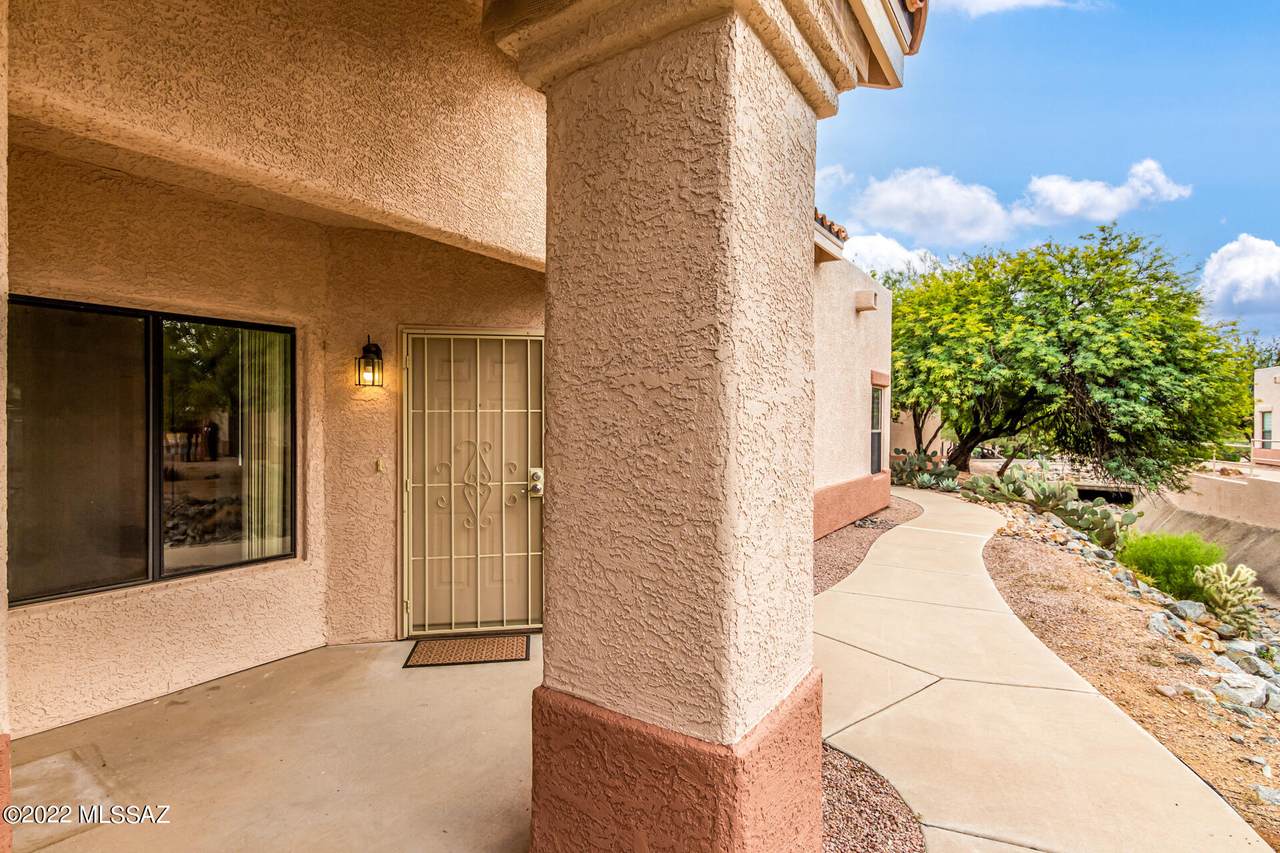 1515 Paseo La Tinaja - Photo 1