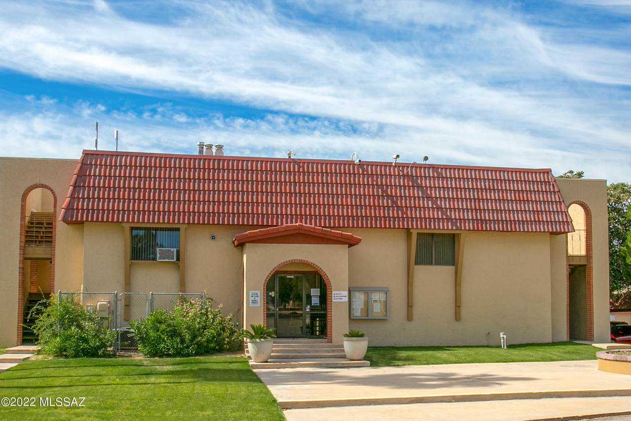 471 Yucca Court - Photo 1