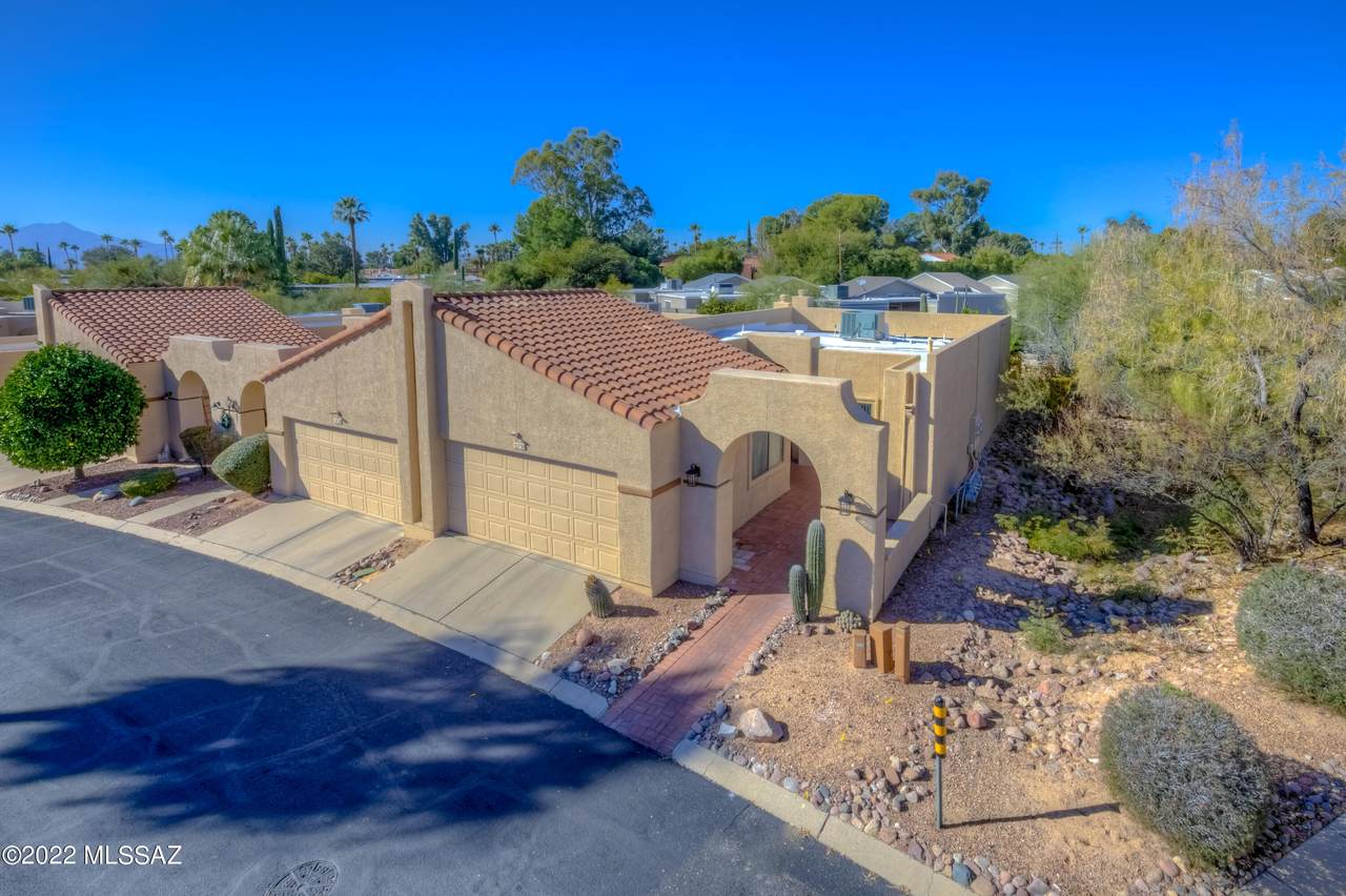 730 Rushwood Drive - Photo 1