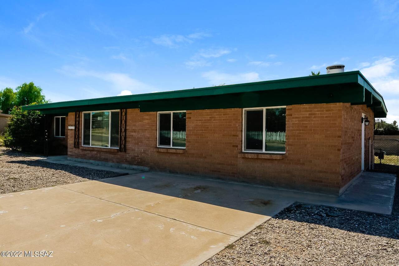 9430 Palm Tree Drive - Photo 1