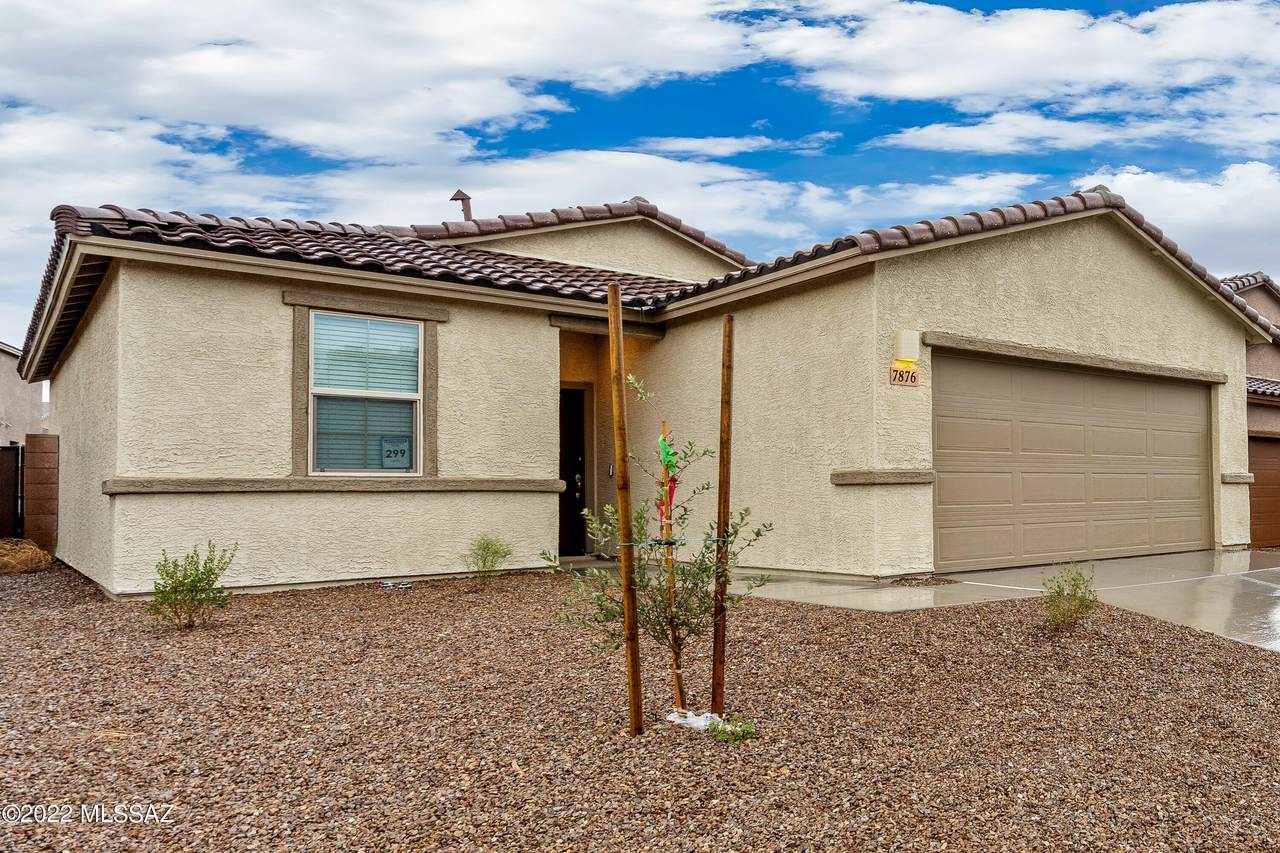 7876 Ivy Hollow Avenue - Photo 1